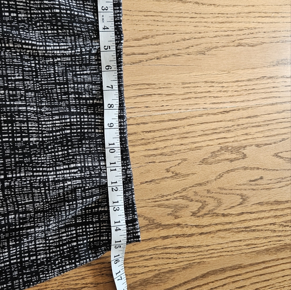 Coldwater Creek Skirt. Black and White Patterned Women's Skirt 10 Petite. - Picture 7 of 8